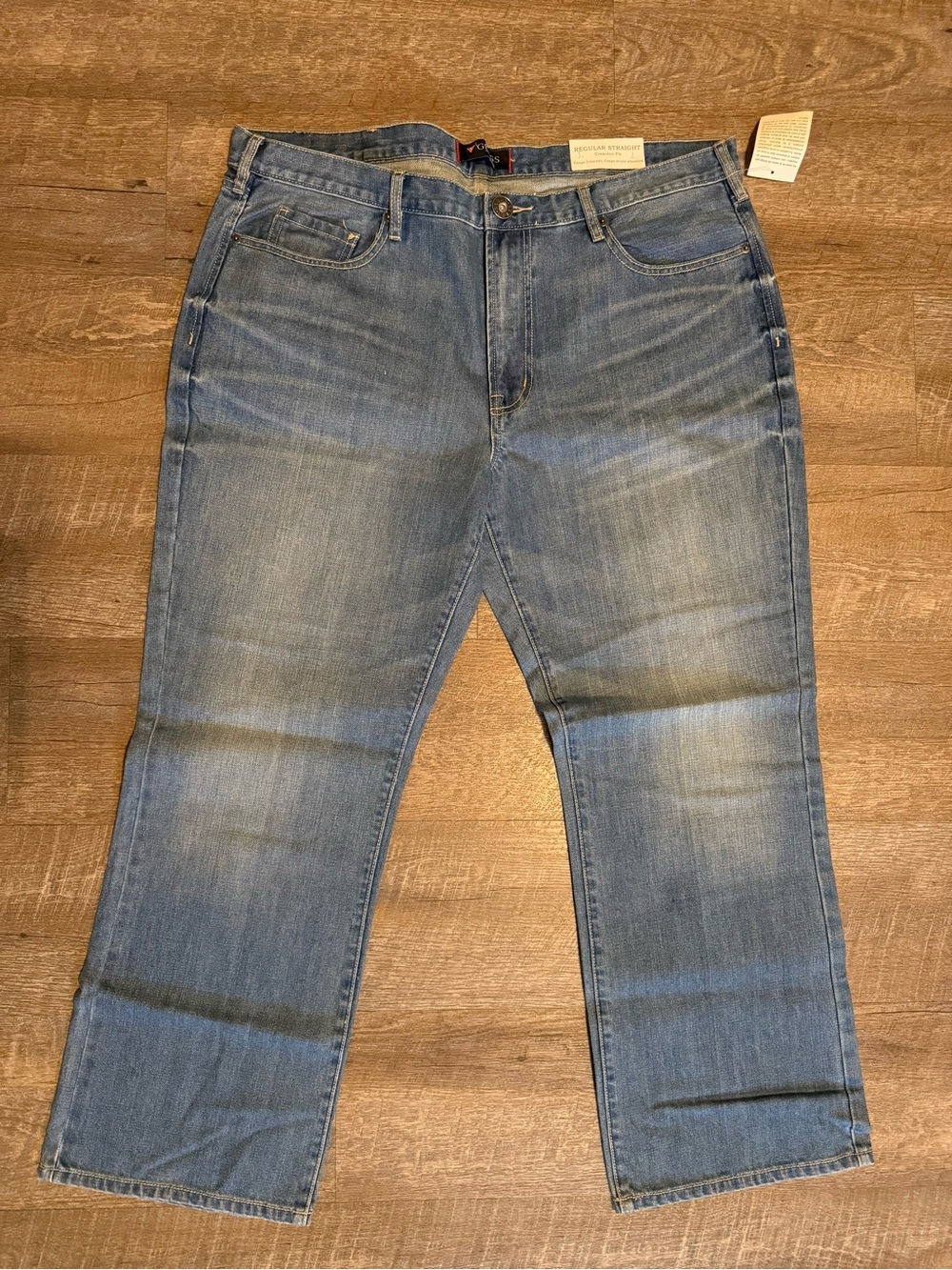 Guess Crescent Fit Regular Straight Jeans Mens 40x30 Medium Wash NWT